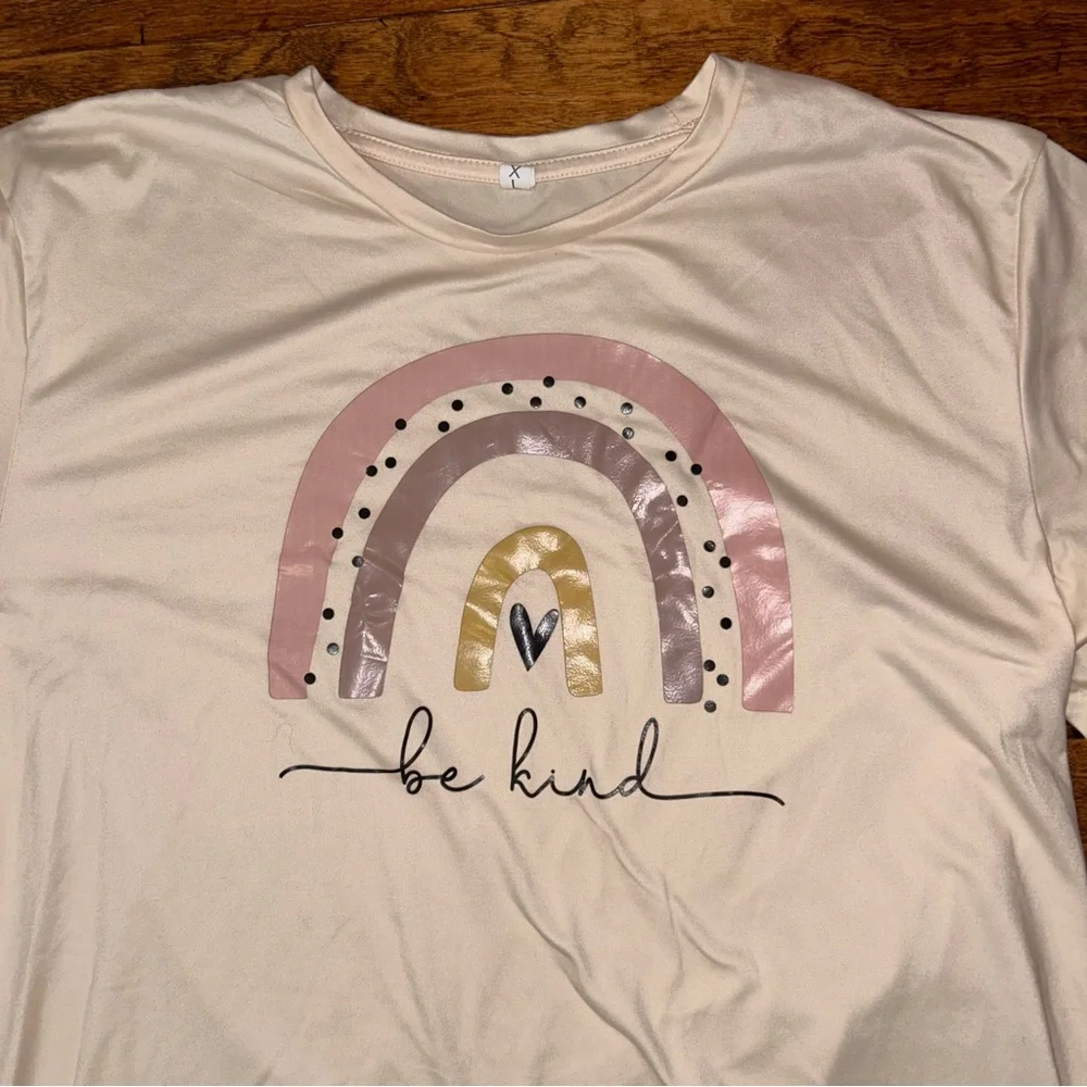 NWOT women’s tshirt - Picture 3 of 4